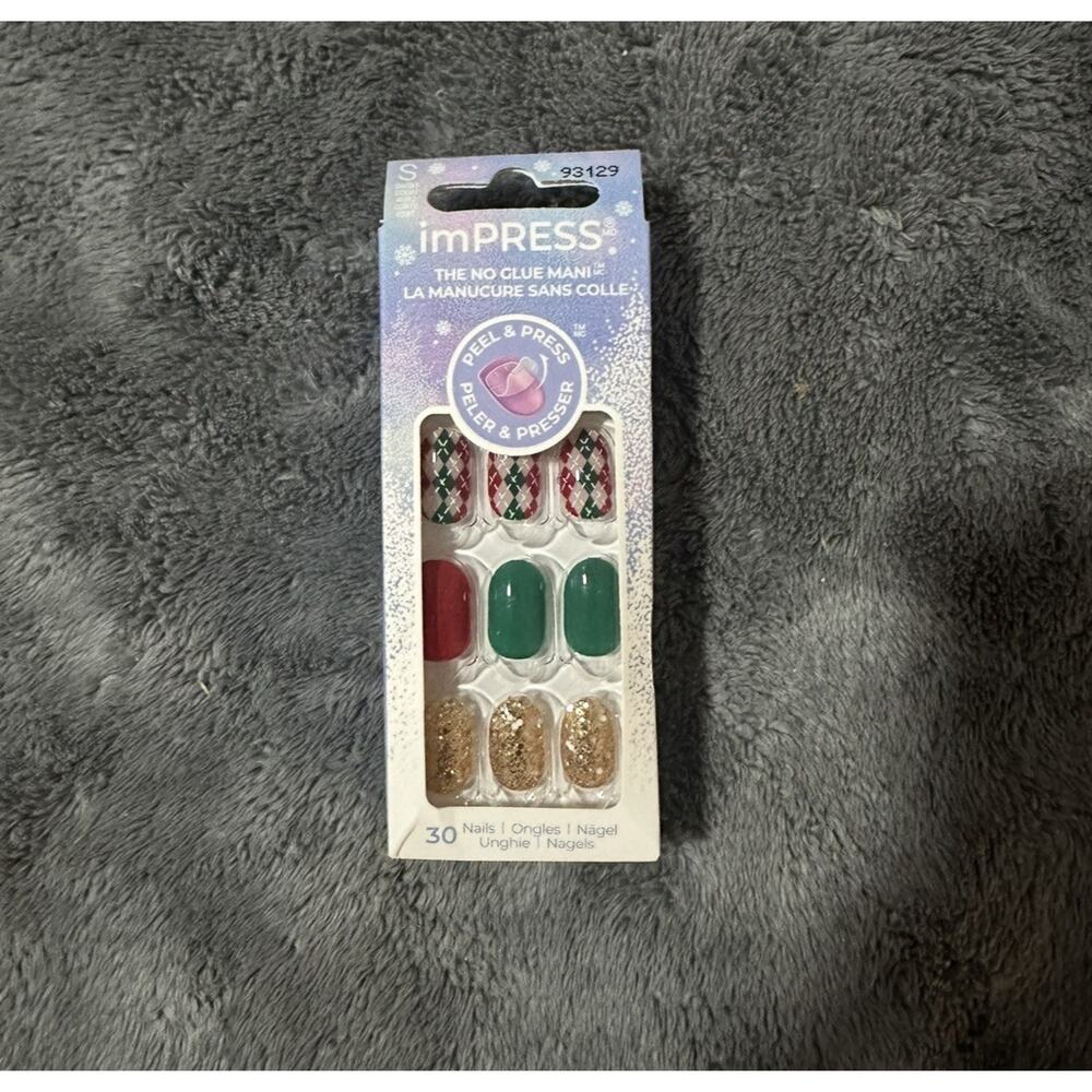 imPRESS Press-On Nails Holiday Set 30 Nail Kit Peel & Press No Glue Xmas Designs